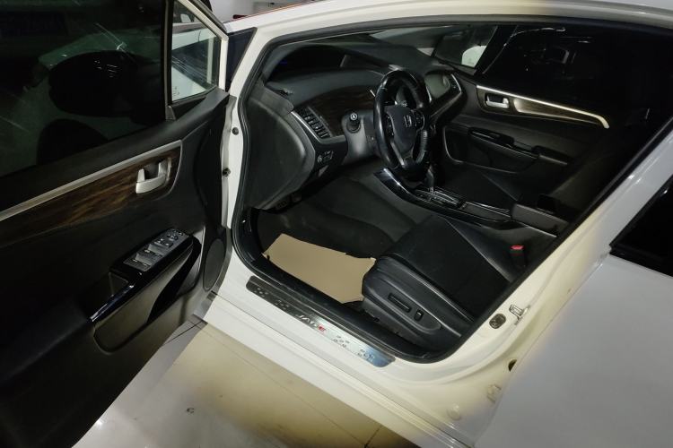 Used Honda Jade 2017 210 TURBO CVT Luxury Edition 5 Seats