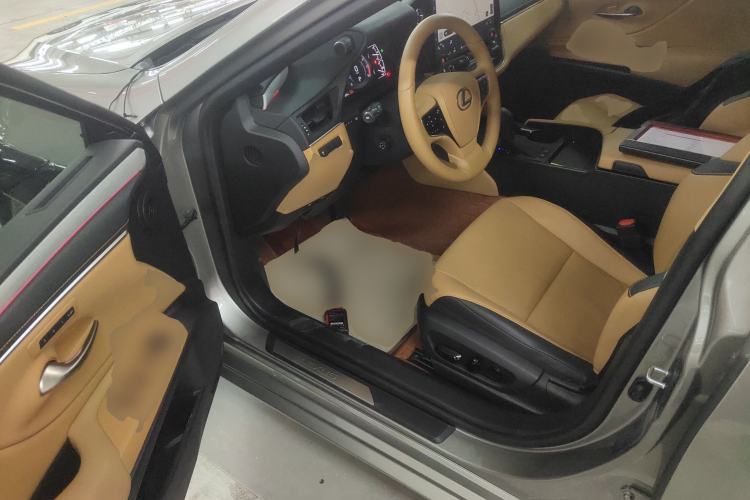 Used Lexus ES 2025 200 Premium Edition