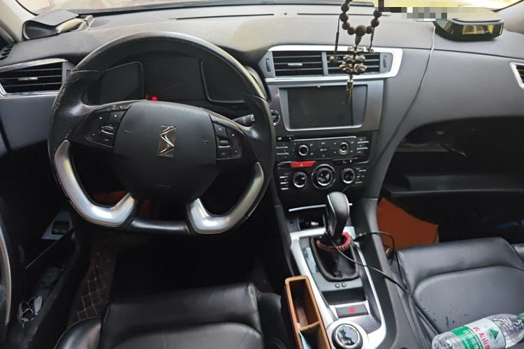 Used DS 6 2014 1.6T Luxury Edition THP160 Center Console