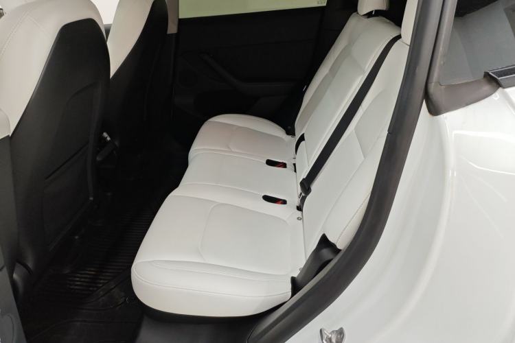 Used Tesla Model Y 2023 Long-Range All-Wheel-Drive Version
