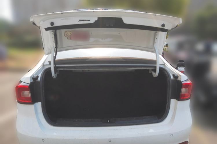 Used Roewe i5 2019 1.5L Manual 4G Connectable Langhao Edition