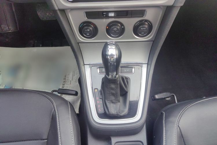 Used Volkswagen Gran Lavida 2014 1.4TSI Automatic 30th Anniversary Edition
