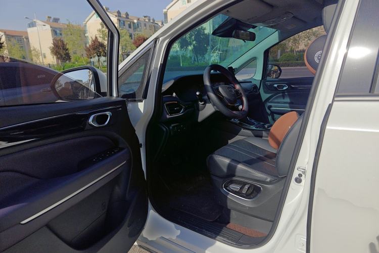 Used GAC Trumpchi M6 2025 Model MAX 270T WDCT Luxury Edition Driver Seat