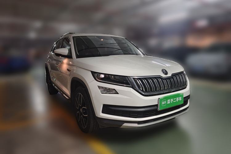 Used Skoda Kodiaq 2017 TSI330 7-Seater Two-Wheel-Drive Luxury Edition Front Right 45 Deg