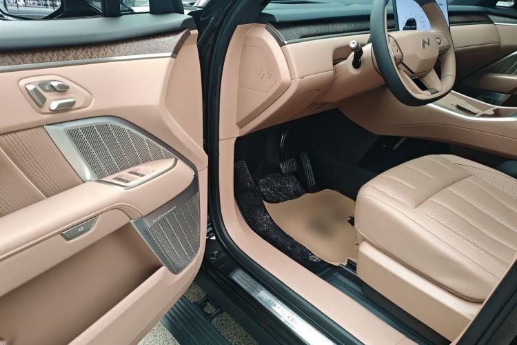 Used ONVO Luxeed L90 2025 Model—Max Six-Seater Version