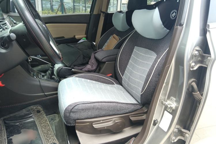 Used Baojun 310W 2017 1.5L Manual Fashion Edition China VI Left Front Seat