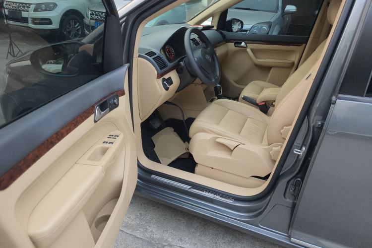 Used Volkswagen Touran 2013 1.4T DSG Comfort Edition 5-Seater
