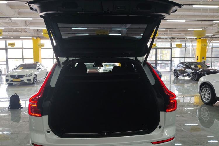 Used Volvo XC60 2022 B5 4x4 Zhiyi Luxury Edition