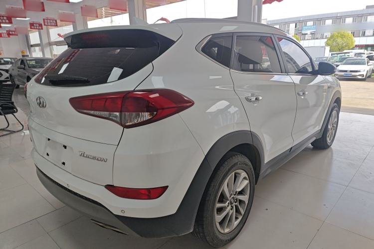 Used Hyundai Tucson 2015 1.6T Dual-Clutch Two-Wheel-Drive Smart Model Rear Right 45 Deg