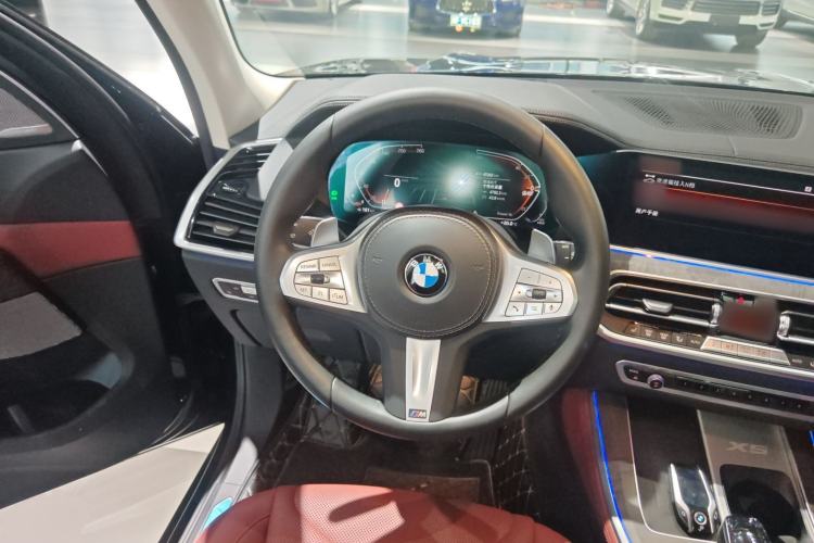 Used BMW X5 2022 xDrive 30Li Luxury M Sport Package