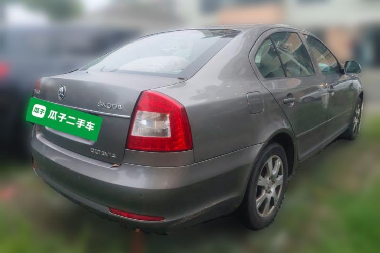Used Skoda Octavia 2014 1.6L Manual Yijie Edition Rear Right 45 Deg