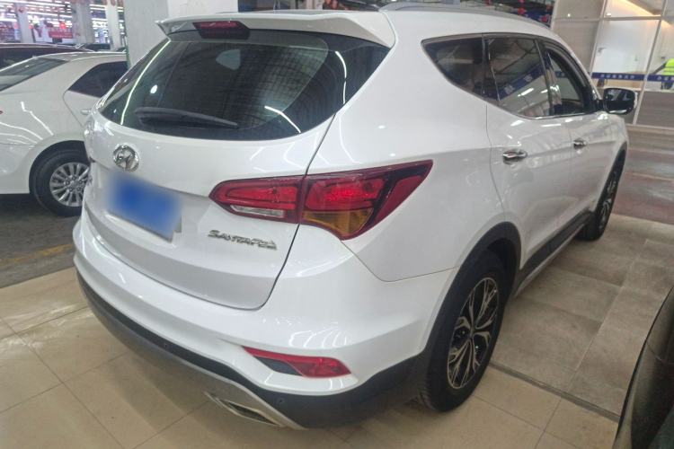 Used Hyundai Santa Fe 2017 2.4L Automatic Two-Wheel Drive Smart Version 5 Seats