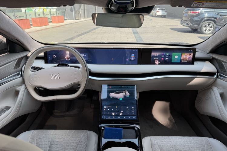 Used IM L7 2022 Pro Model Interior 2