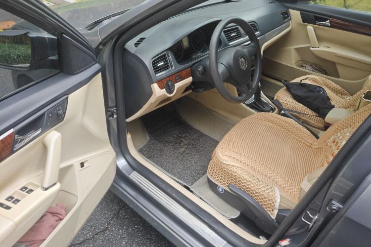 Used Volkswagen Lavida 2014 1.6L Automatic Sport Edition
