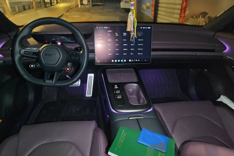 Used Xiaomi Auto SU7 2024 Rear-Drive Long-Range Intelligent Driving Version Interior 2