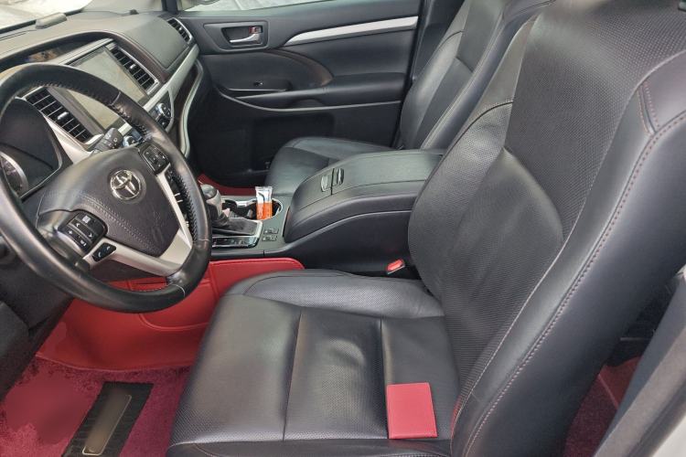 Used Toyota Highlander 2018 2.0T Four-Wheel Drive Luxury Edition 7 Seats China V Emission Standard Left Front Seat