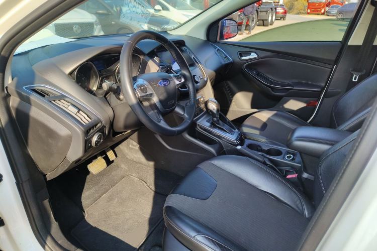 Used Ford Focus 2012 Sedan 1.6L Automatic Fashion Edition