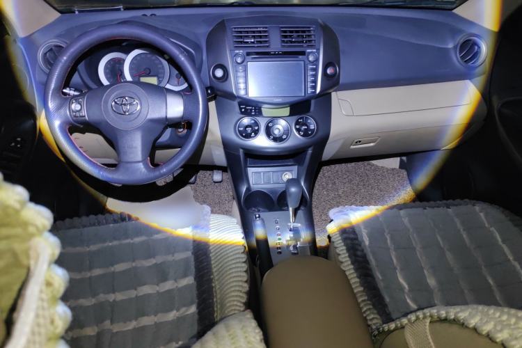 Used Toyota RAV4 2012 Luxurious Edition 2.0L Automatic All-Wheel Drive