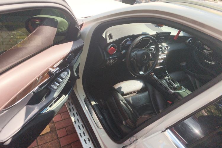 Used Mercedes-Benz GLC 2017 GLC 260 4MATIC Luxury Model