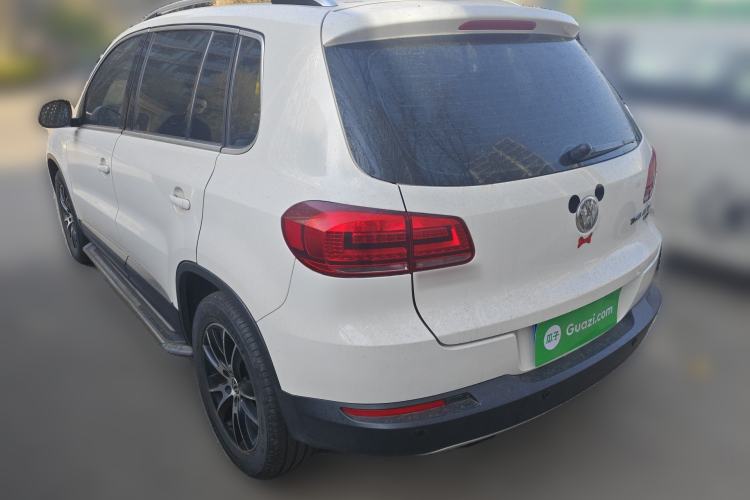 Used Volkswagen Tiguan 2015 1.8TSI Automatic All-Wheel-Drive Luxury Model Rear Left 45 Deg