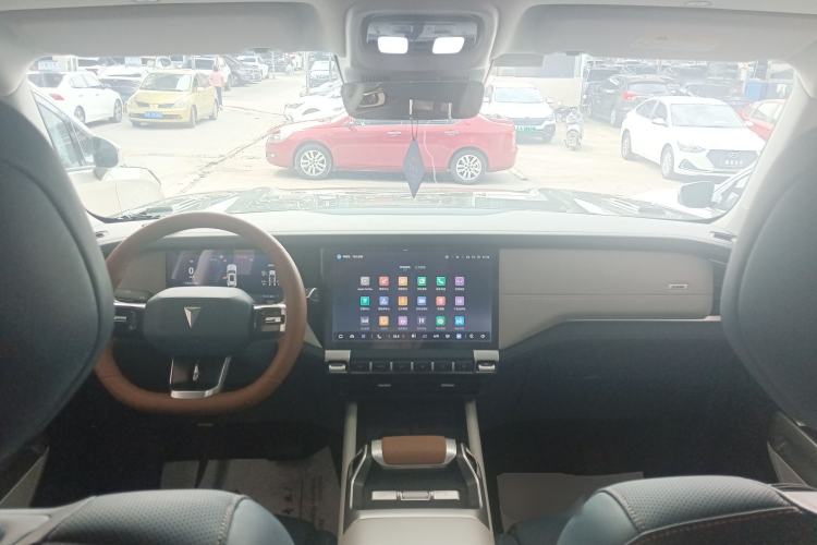 Used Deepal G318 2024 Four-Wheel Drive Comfort Edition Center Console