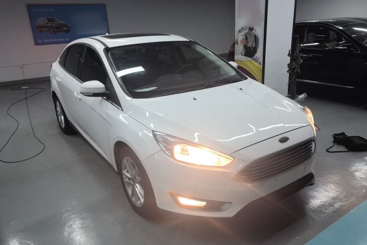Used Ford Focus 2018 Sedan Classic EcoBoost 180 Automatic Elite Model

