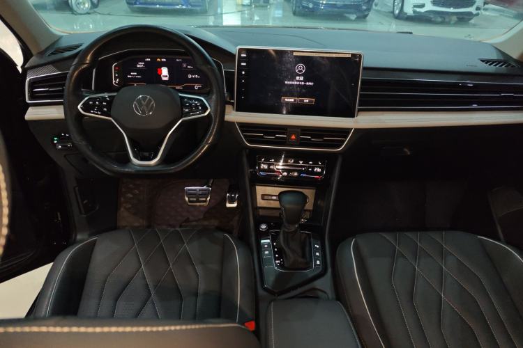 Used Volkswagen Tiguan L 2023 Restyled 330TSI Automatic Two-Wheel Drive R-Line Enhanced Comfort Version Center Console