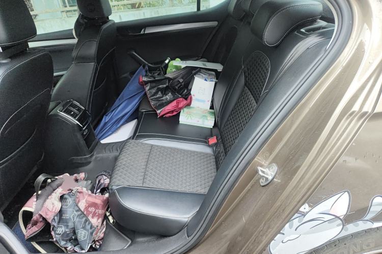 Used Skoda Superb 2018 TSI280 DSG Comfort Edition China V Standard Left Rear Seat