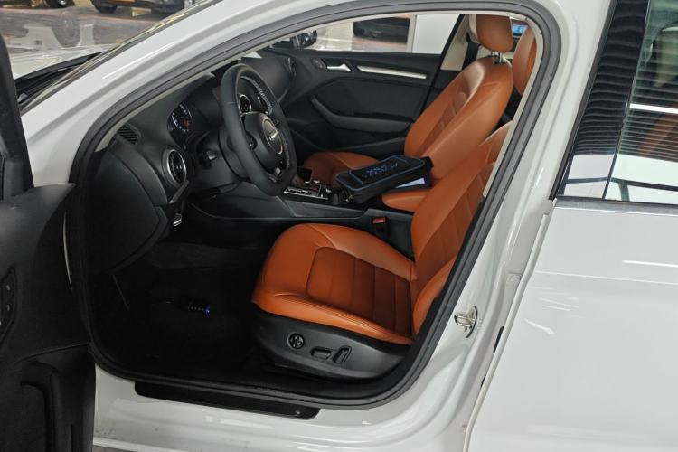 Used Audi A3 2016 Limousine 35 TFSI Prestige Edition Left Front Seat