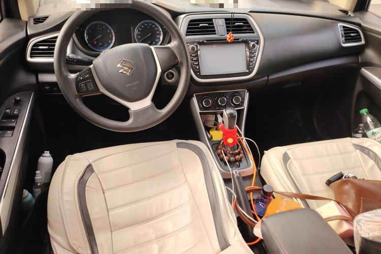 Used Suzuki S-Cross 2014 1.6L CVT Two-Wheel Drive Entry Model Center Console