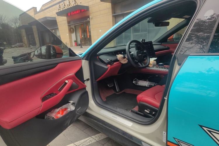 Used Xiaomi Auto SU7 2024 Four-Wheel Drive Ultra-Long Range Advanced Intelligent Driving Max Edition