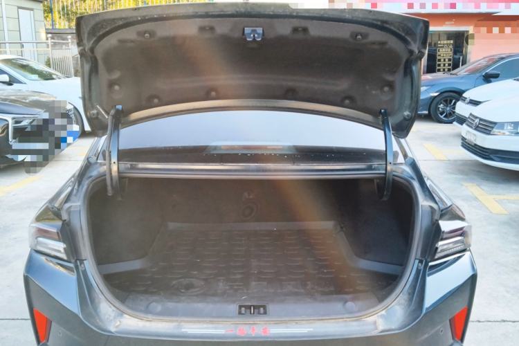 Used Dongfeng Aeolus Yixuan MAX 2023 1.5T Ultra-Stylish Trendsetting Dad Edition