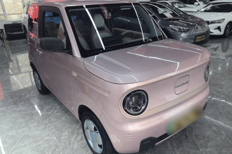 Used Geely Galaxy Panda 2023 Panda Mini 200km Endurance Bear Front Right 45 Deg