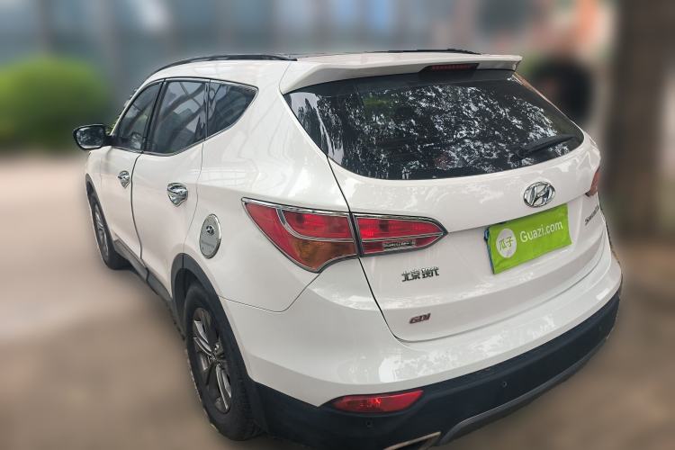 Used Hyundai Santa Fe 2013 2.4L Automatic Two-Wheel Drive Smart Version Rear Left 45 Deg