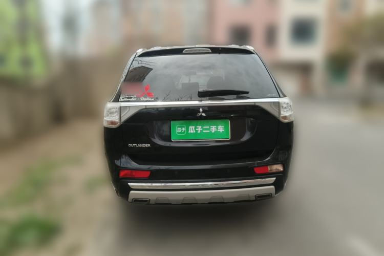 Used Mitsubishi Outlander 2014 2.4L 4x4 Deluxe Value Edition 5 Seats Rear