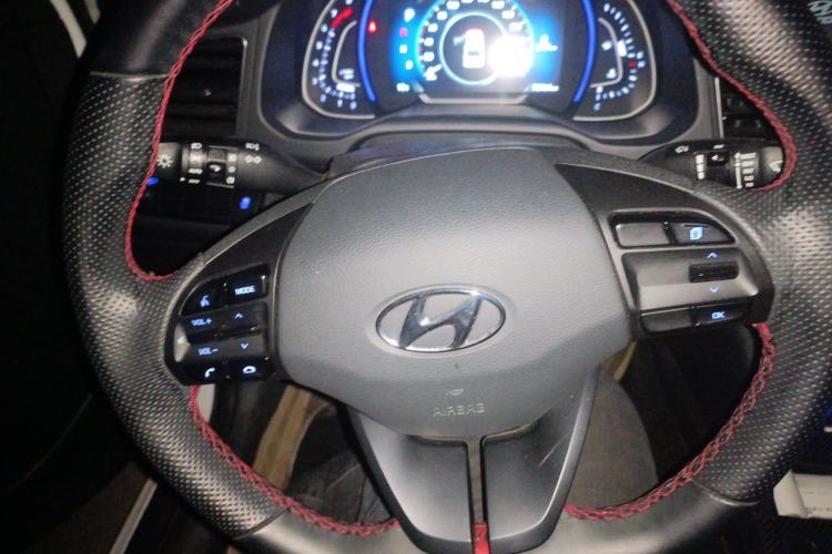 Used Hyundai Elantra (6th Generation / Lingdong) 2019 1.4T Dual-Clutch Xuan Dong · Dynamic Model Steering Wheel