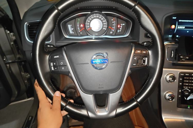 Used Volvo S60 2015 S60L 2.0T Zhiyuan Edition