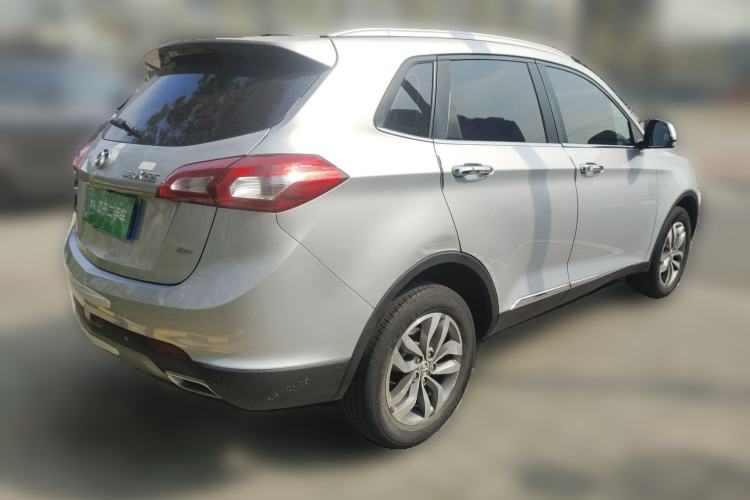 Used BAIC Senova X65 2015 2.0T Automatic Elite Model

