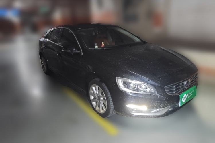 Used Volvo S60 2015 S60L 2.0T Zhiyuan Edition
