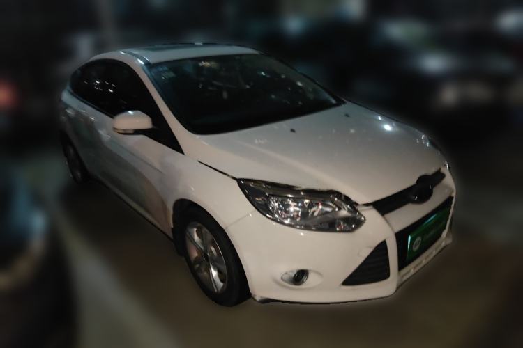 Used Ford Focus 2012 Hatchback 1.6L Automatic Fashion Edition Front Right 45 Deg