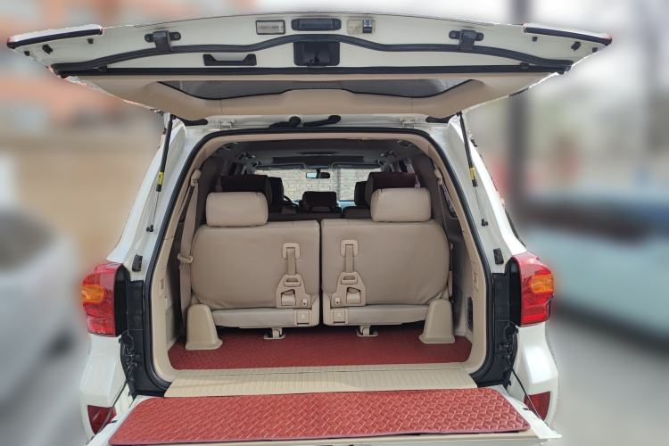 Used Toyota Land Cruiser 2015 4.0L V6 Middle East Limited Edition Trunk