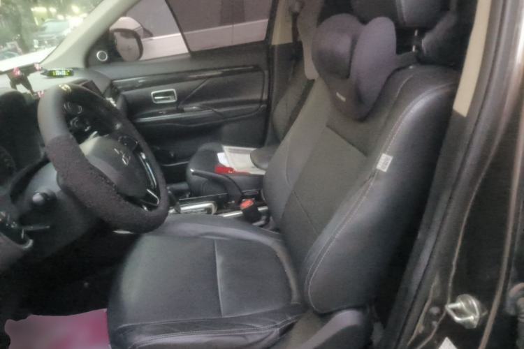 Used Mitsubishi Outlander 2018 2.0L Two-Wheel Drive Glory Edition 5 Seats