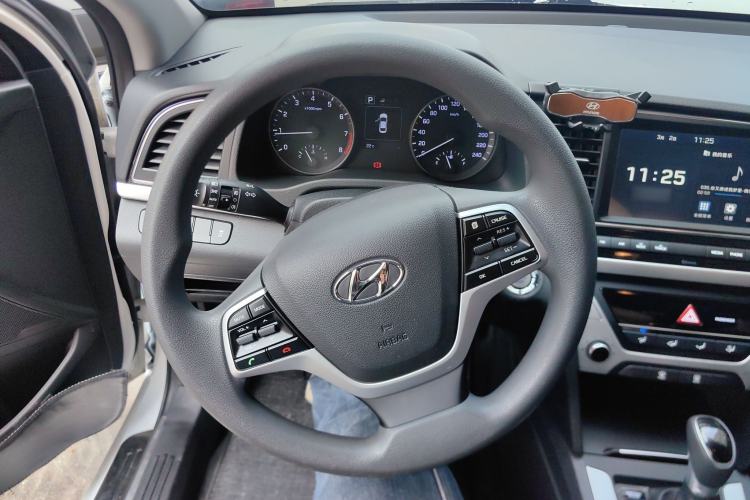 Used Hyundai Elantra (6th Generation / Lingdong) 2016 1.6L Automatic ZhiXuan · Youth Edition
