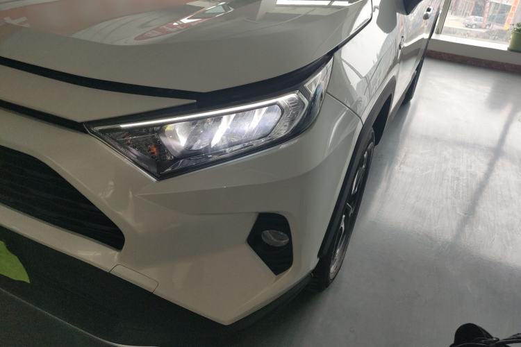 Used Toyota RAV4 2020 Dual-Engine 2.5L E-CVT 4x4 Elite PLUS Edition