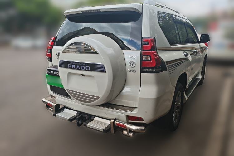 Used Toyota Prado 2018 4.0L VX External Mount Genuine Leather Single Differential Middle East Specification Rear Right 45 Deg