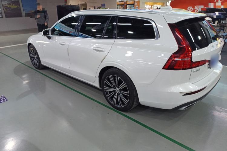 Used Volvo V60 2022 B5 Zhiyuan Luxury Edition