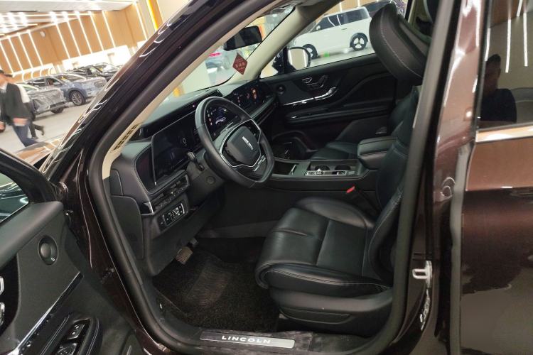 Used Lincoln Corsair 2023 2.0T All-Wheel-Drive Prestige Version Left Front Seat