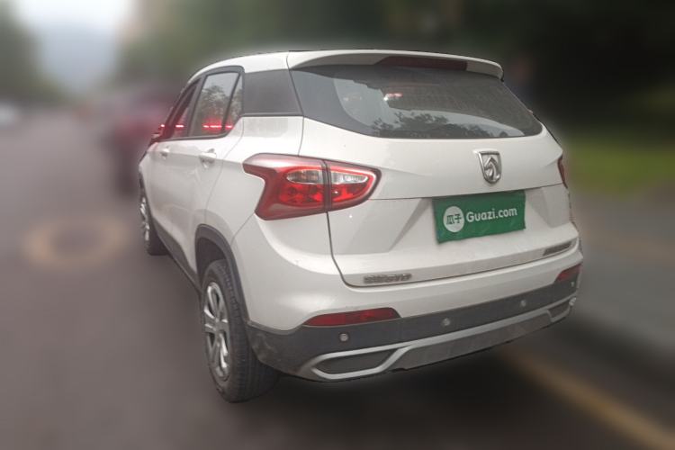 Used Baojun 510 2017 1.5L manual Comfort trim
