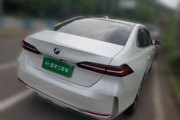 Used BMW 5 Series 2024 525Li Luxury Package
