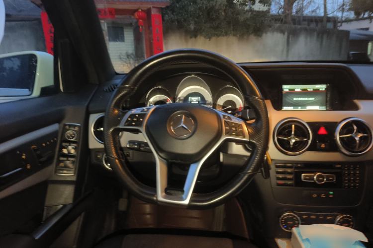 Used Mercedes-Benz GLK-Class 2015 GLK 260 4MATIC Dynamic Edition Ultimate Version
